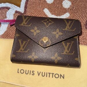 AUTHENTIC Louis Vuitton  Monogram Victorine Wallet